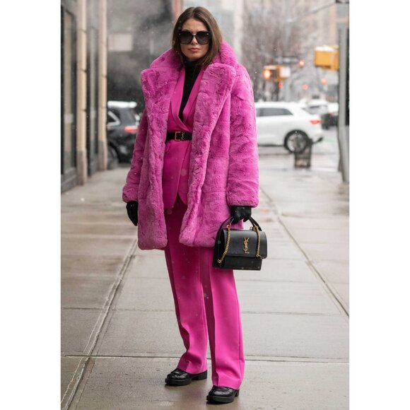 💥SHOWSTOPPER!💥APPARIS CHUNKY PLUCHE FUF OVERSIZED COAT IN MAGENTA PINK - Picture 3 of 14